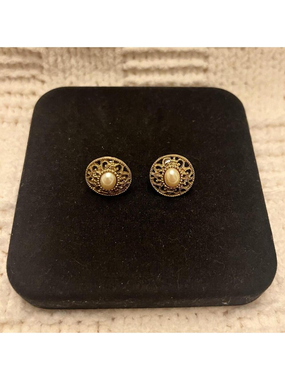 Erwin Pearl Gold Tone Faux Pearl Center & Surround Clip On Earrings 1 1/4 "